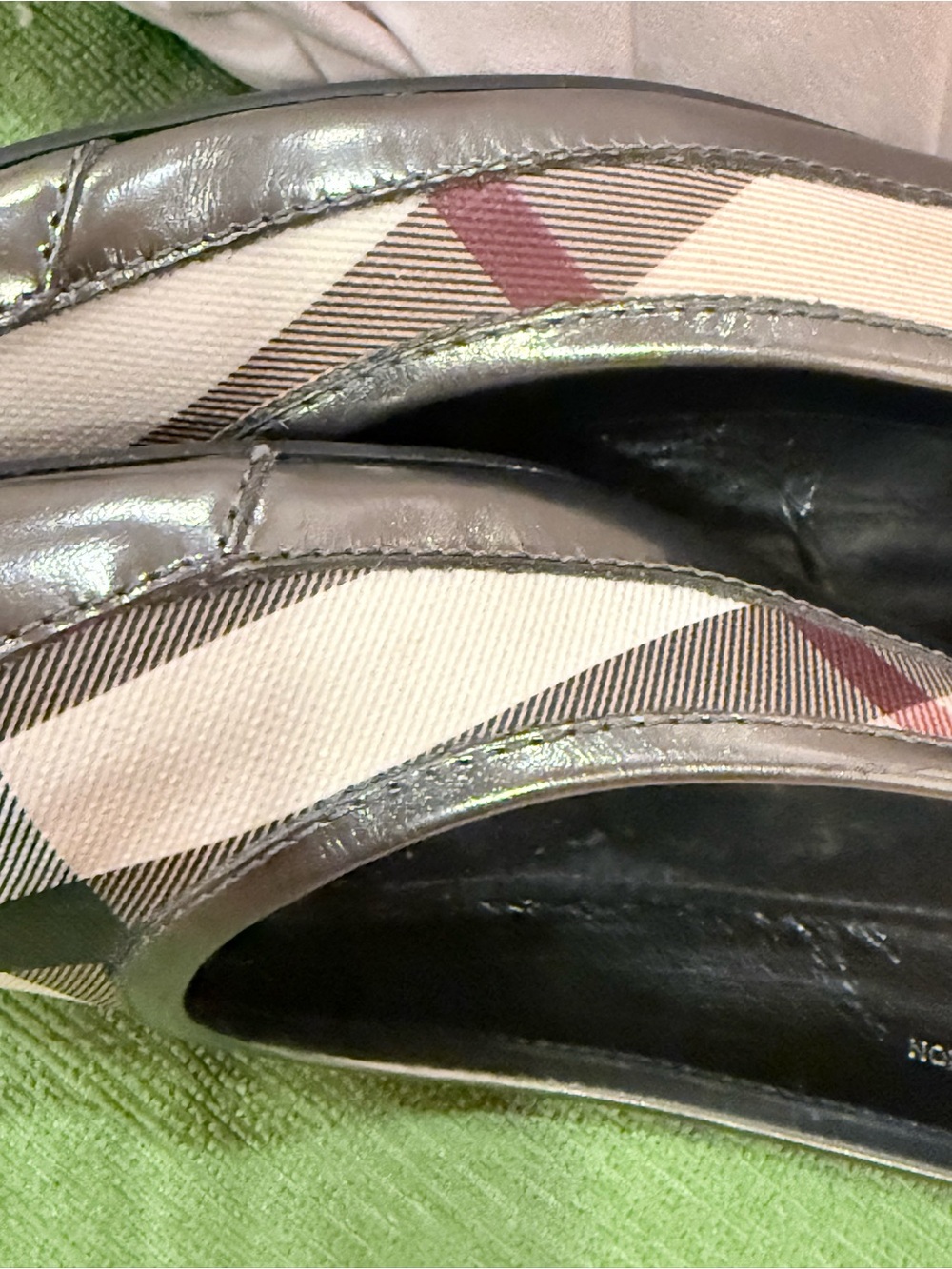 Burberry Beige Check Ballet Flats with Black Cap Toe - Picture 9 of 11